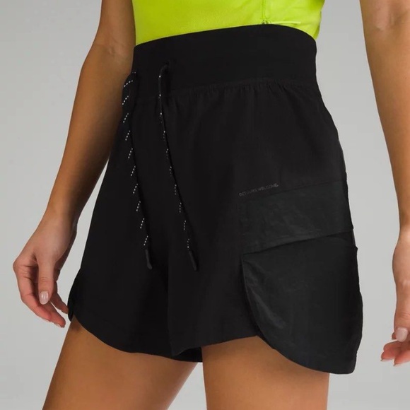 Lululemon WovenAir High-Rise Hiking Short Sz 6/4" In Black - Picture 1 of 8